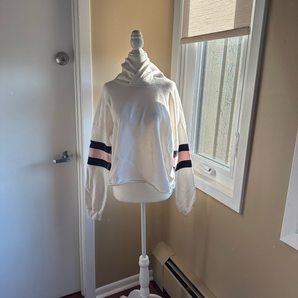 White Cropped Abercrombie Hoodie